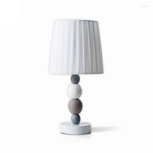Lampade da tavolo a soppalco ceramico nordico Light American camera da letto moderno apparecchi di illuminazione luminaria