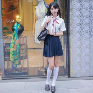 Roupas Defina os uniformes escolares japoneses Anime Cos Sailor Tops Tie Skirt JK Marinha estilo lindos estudantes roupas para garotas grátis meias