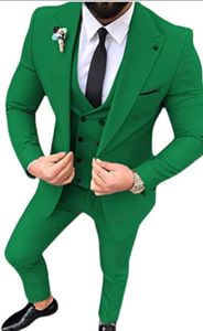 Helt ny Green Groom Tuxedos Peak Lapel Slim Fit Groomsmen Bröllopsklänning Utmärkt Man Jacket Blazer 3 -deldräkt