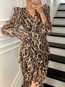 2024 Party klänningar Sexiga kvinnor vintage vår sommarlångärmad v-ringning wrap damer casual leopard tryck lång klänning t220930