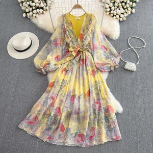 Gentle Wind Tea Break Dress French Deep V-ringen Bubble Sleeve Floral Chiffon Seaside Holiday stor hemlång kjol