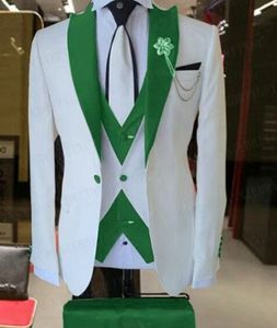 Helt ny vit brudgum Tuxedos Green Peak Lapel Groomsmen Bröllopsklänning Utmärkt Man Jacket Blazer 3 -deldräkt