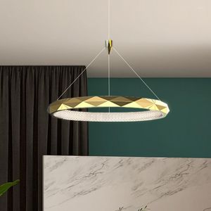 Pendellampor modern minimalistisk atmosfär nordisk ljus lyx ljuskrona ring matrum vardagsrum lampan led