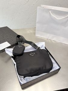 bolsa de ombro de moda de inverno Mensageiro de luxo Bolsa de designer de luxo para homens e mulheres com zíper preto de grande capacidade esportes estilo 2023