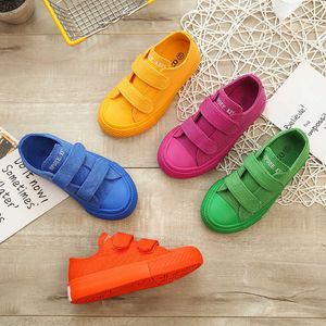スニーカー2022 New Autumn Kids Canvas Shoes Broseable Boys Girls Fashion Sneabers Children Candy Color Sport Shoes Chaussure Enfant T220930