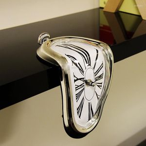 Wall Clocks Creative L-shaped Curved Clock Fashion Roman Numeral Home Twisted For Kids Rooms Decor