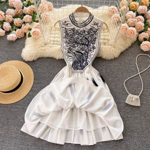 Star Style Palace Style Small Dress High-End Women's Retro Heavy Work Brodery Slim Fiting Kort klänning