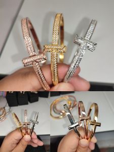 Bangle Bangle Armband smyckesdesigner Juveleris tredimensionell diamant bred smal kärleksklockor par mode guldparti smidig man b