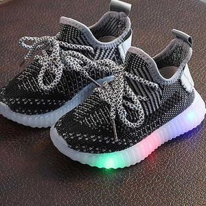 Sneakers Baby Anti-Slippery Luminous Sneakers Girls Led Shoes Light Up Boys Growing Sneakers Casual Sapatos infantis com luz T220930