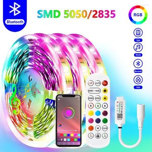 Şeritler 5m-30m DC 12V RGB LED şerit ışıkları 2835 Bluetooth Kontrol Müzik Senkronizasyon Su geçirmez bant şerit neon ışık dekoru oda için