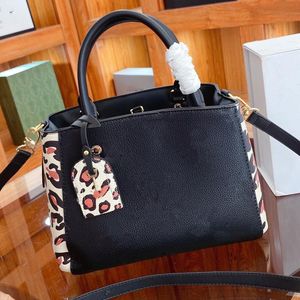 2022 Fashion outdoor ladies totes bags ONTHEGO classic embossed cheetah print design large capacity Women Handbags leopard Purse Tote Shoulder