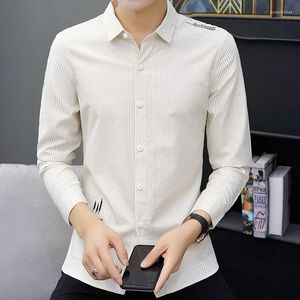 Camisas casuais masculinas de manga longa masculina personalidade e traje de lã de traje de lapigan lapel shirt listra bela moda de ponta slim slim