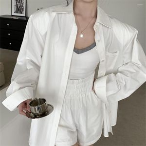 Tute da donna PLAMTEE Set da due pezzi bianchi Protezione solare da donna 2022 Blazer Normcore Abiti da lavoro larghi e larghi Pantaloncini a vita alta OL a gamba larga