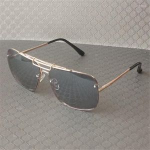 Solglasögon Metallic Square Man Business Luxury Glasses Casual Shade för män och kvinnor
