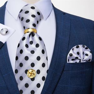 Bow Ties 8cm Erkekler için Black Dot Beyaz Kravat Ticari Ticaret Tack Hediye Resmi Düğün Cravate Business Gravatas Dibangu