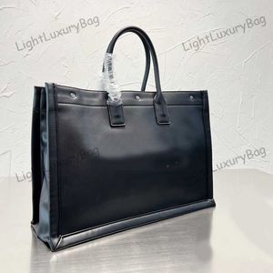 Borsa a tracolla di lusso leggera ad alta capacità Borsa a tracolla in pelle di design per uomo Donna Borse per lo shopping di marca famosa classica220208