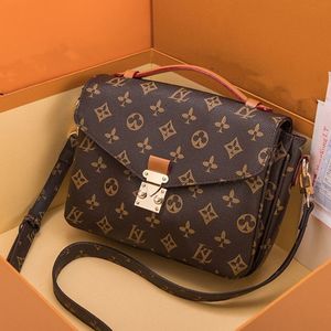 Tasarımcılar Çantalar Crossbobodys Kadın Çanta Elçi Çantaları Oksitleyici Deri Metis Zarif Omuz Çantaları Crossbody Çanta Louise Cutse Vutton Crossbody Viuton Çanta