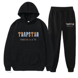 Tute da uomo Fw22 Trapstar Tuta da uomo Set Pile invernale Felpe con cappuccio da uomo Pantaloni Set Marrone Nero Moda Jogger Streetwear Abbigliamento sportivo Abbigliamento 220930