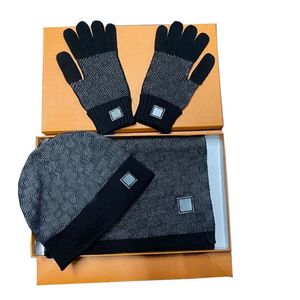Luxury Hat Scarf Glove Sets Women Men Designer Scarves Cap Gloves Winter Outdoor Ski Warm Unisex Beanies Set vv white