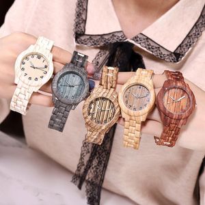 Wristwatches Arrival Wood Grain Women Quartz Watch Simple Style Number Dial Ladies Casual Dress Wristwatch Clock