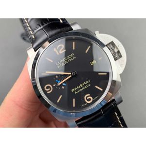 Lyxigt armbandsur vattentäta klockor designer titta mekanisk automatisk safir spegel 47mm cowhide sport armbandsur för män