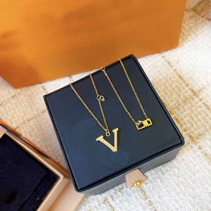 Luxury Designer Jewelry Fashion Letter Design For Mens Womens Golden Full Diamond Necklaces Wedding Party Ornaments silver fashion jewelry necklaces