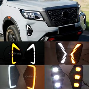 DRL LED DAYTIMEランニングドライビングフォグランプライトのフォグランプライトNISSAN NAVARA NP300 FRONTIER 2020 2021 2022防水ターンシグナル黄色