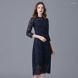 Lässige Kleider Taoyizhuai Marke Spitzenkleid Damen Frühling und Herbst Französisch mittellang Slim Fit unterhalb des Knierocks