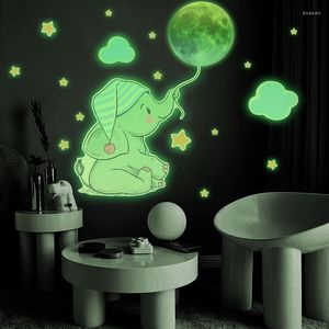 Decoração de festa luminosa lua desenho animado elefante urso adesivo de parede infantil garoto quarto de bebê quarto brilho nos decalques decorativos escuros de bricolage