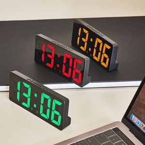 Nieuwe multifunctionele LED alarmklok Student Dormitory Small Alarm Clocks Temperatuurdatum