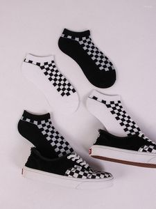 Herrstrumpor Summer Classic Black and White Checkered Low Top Skateboard Sock Ins Street Trend Women Ankle