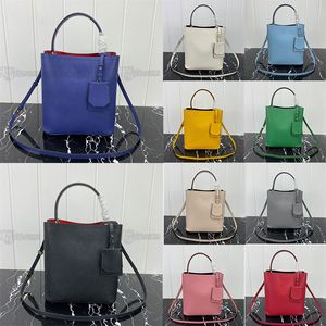 Mittelgroße Panier-Tasche aus Saffiano-Leder, Dreieck-Logo, Nappa-Futter, Bucket Bags, verstellbarer Schultergurt aus Leder, Tragetasche mit Magnetverschluss, Luxus-Designer-Damenhandtasche