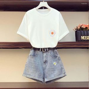 Kvinnors spårningsdräkter 2022 Summer Street Women 2 Piece Set Chrysanthemum Brodery Flower T-Shirt Denim Shorts Vintage Beading