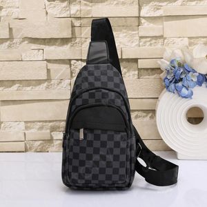 Mode m￤n handv￤ska crossbody axelv￤skor satchels messenger v￤skor svarta bokst￤ver designer handv￤ska mens br￶stv￤ska man handv￤skor ryggs￤ck dhl