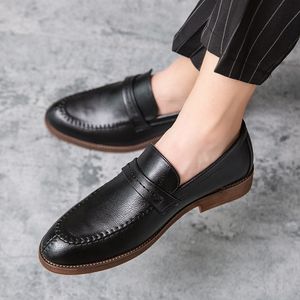 Luxuriöse schlichte Brogue-Oxford-Schuhe mit spitzen Zehen, Herrenmode, Business-Schuhe, große Größe 38–47