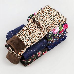 Calça as calças outono inverno meninas meninas perneiras grossas calças de pontas garotas menina leopardo e calça de veludo crianças Flores vintage calça 2201006