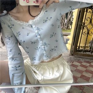 Women's Knits Tees Women Cardigan Sweet Crop Top Design Patchwork Lace Floral Gentle Students All-match Retro Single Breasted Korean Style Chic Ins 221006