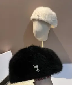 Top Designer Ball Cap Show Star Hair Knitted Jesień i zima ciepłe miękkie wełni