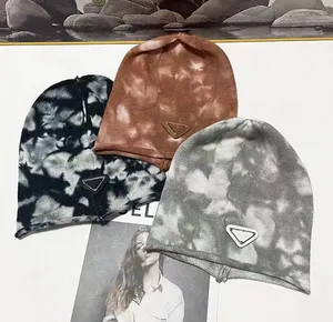 Berretto a triangolo rovesciato con logo Heap Cap Ski Head-Wrapping Autumn Cold Hat Lettera Tie-Dyed Hat Double Knited per uomo e donna Cappelli da esterno