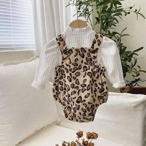 Rompers 03y Bebek Kız Yeni Seksi Leopar Baskı Kolsuz Bodysuit Gevşek Pamuk Tulum Katı Çizgili Allmatch Derinlik Gömlek Seti J220922