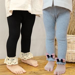 Legginsy Rajstopy Baby Girl Leggings Pieczniki Kid dziewczyny bawełniane miękkie sprężyste spodnie bowcy koronkowe nogawki maluch swobodne dzianinowe legginsy 2201006