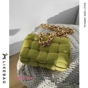 Bottegas Designer Bags Venetas Women Cassette handbags Genuine Leather with the logo same metal chain woven bag autumn winter 2022 suede pi on Sale
