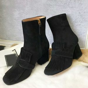 Lüks tasarımcı kadın ayak bileği botları en kaliteli moda püskül bootie klasik düğme gerçek deri ayakkabılar 7.5cm tıknaz topuk kadın ayakkabı boyutu
