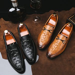 Plecione broszo skórzane buty Oxford Vintage stara metalowa klamra spiczasta palca jeden strzemion męski mody Formal Casual Buty Różne rozmiary 38-47
