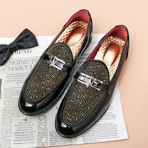 Deluxe Rhinestone Oxford Ayakkabı Saçlı Ayak Parçası Metal Toka Bir Üzüntü Erkekler Moda Resmi Ayakkabı Büyük Boyutlar