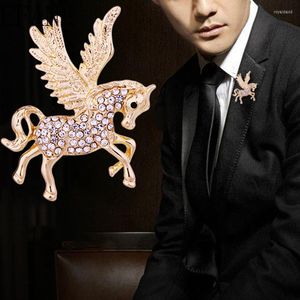 Brooches Retro Metal Badge Flying Horse Crystal Brooch Pin Women Jewellery Birthday Gifts Men Animal Pins Angle Wing