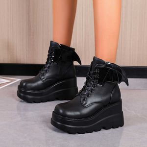 Boots Luxury Fress New Ladies High Platform Boots Fashion вампиры крылья клинеджи высокие каблуки лодыжка сапоги женские туфли Goth Goth Woman J220923