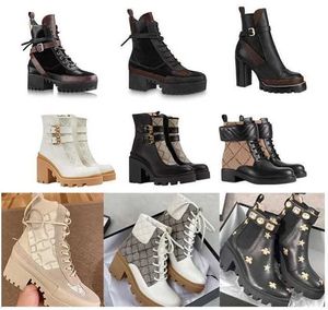 Designer Women ankle boot Luxury Desert Boots Beige and ebony Genuine Leather quilted Lace-up Winter Shoes Rubber lug sole with box NO13 on Sale