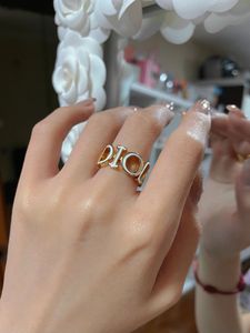Anéis de casamento populares Rings de designer Marca Personalidade para mulheres Party Classic High Jewelry Letter Casal High Sense Accessories