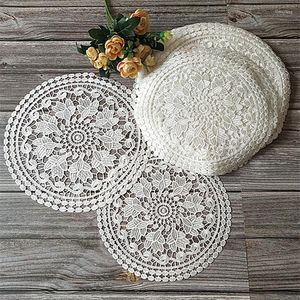 Table Mats Pastoral Embroidery Round White Mat Bar Counter Food Fruit Snack Plate Vase Non-slip Wedding Furniture Decoration